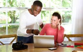 El proyecto que castiga a quienes hagan propaganda fascista se revela sustancialmente 'liberticida' y carece de efectos concretos, criticó el m5e en un escrito oficial presentado antes del debate que iniciará este lunes la cámara de diputados sobre la ley impulsada por el diputado del partido. Cum Sa Devii Fotograf Profesionist Ghidul Final Blogul Fotografilor