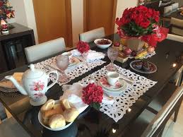 Mesa De Café Da Manhã De Aniversário Simples Comemoracao De 4 Anos De Casados Bodas De Flores E Frutas Vida De Casada Mesa De Cafe Mesa De Cafe Da Manha Comidas Para Cha
