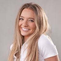 Renee Tracy's Instagram, Twitter & Facebook