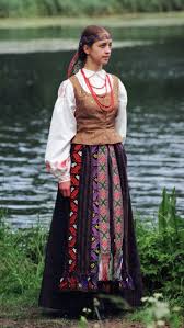 Found On Bing From Www Pinterest Com Lithuanian Clothing Traditional Outfits Traditional Dresses