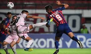 Mundo azulgrana nació el 1º de enero de 2005 tras la fusión de dos sitios webs partidarios de san lorenzo: Adios A La Copa Libertadores U De Chile Fue Eliminada Por San Lorenzo Tras Caer 2 0 En Buenos Aires Chile Argentina Cl Ar Deporte Total El Comercio Peru