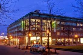 Set near colosseum theater, this lovely hotel is 15 minutes' walk of the city centre. Hotel In Essen Holiday Inn Express Essen City Centre Ticati Com