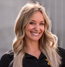 Amy Pina's Instagram, Twitter & Facebook