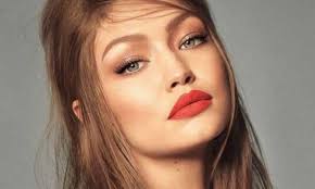 Gigi hadid's mother is of dutch and american descent, and her father is half palestinian and half after her high school, gigi hadid had moved to new york city for focusing on her studies and also on. Ù…ÙˆÙ‚Ø¹ Ø®Ø¨Ø±Ù†ÙŠ Ø¬ÙŠØ¬ÙŠ Ø­Ø¯ÙŠØ¯ ØªÙƒØ´Ù Ø¹Ù† Ø¯ÙŠØ§Ù†Ø© Ø·ÙÙ„ØªÙ‡Ø§ Ù…Ù† Ø²ÙŠÙ† Ù…Ø§Ù„Ùƒ
