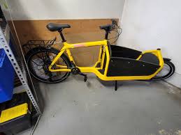 2023 Larry Vs Harry Bullitt cargo bike (front storage)