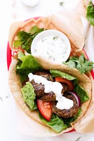 20 Minute Greek Gyros With Tzatziki Sauce 2 Recette Cuisine Rouleau De Printemps