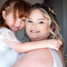 Hi need recommendations for a few things looking to book within next month  or sooner ❤️ 1: Makeup artist for wedding day needs to be waterproof lol  natural glam 2 day of