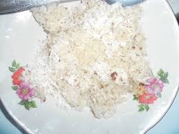 Kelapa parut merupakan satu bahan penyediaan bagi menghasilkan santan kelapa. Kelapa Parut In English