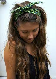 1001 Inspirierende Ideen Fur Coole Bandana Frisuren Frisuren Mit Bandana Frisur Mit Band Langhaarfrisuren