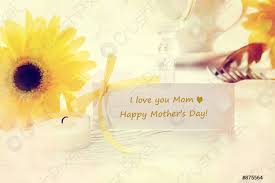 Un año más para celebrar y homenajear a las madres. Feliz Dia De Las Madres Tarjeta De Mensaje Foto De Stock Crushpixel