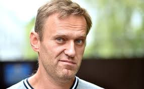 Пока навальный голодает в заключении, его команда скармливает аудитории очередной шедевр про очень секретную и очень охраняемую дачу путина, а заодно готовится вновь. Politika Alekseya Navalnogo Segodnya Skoroj Pomoshyu Dostavili Iz Specpriemnika V Bolnicu Novosti Eho Moskvy 28 07 2019