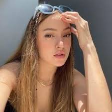 Bianca Quezada (@EviDua)