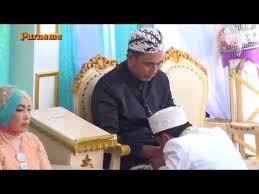 Neda agung cukup lumur neda jembar pangaksami bilih aya kalepatan wireh ayeuna sim kuring nyawer anu pangantenan nyanggakeun mugi ditampi. Upacara Adat Sunda Sawer Panganten