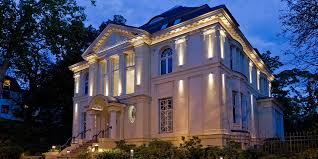 Discovering Light Work Wiesbadener Volksbank Private Banking Private Banking Facade Lighting House Styles