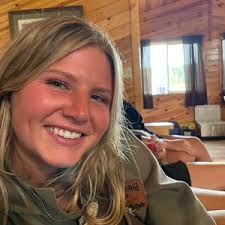 Avery Hanson (@hanson.avery)