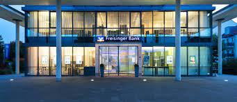 Kontaktieren sie jetzt herr florian göbl über immobilienscout24. Freisinger Bank Volksbank Raiffeisenbank Als Arbeitgeber Gehalt Karriere Benefits Kununu