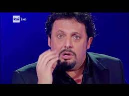 He has been married to bianca pazzaglia since september 2008. Enrico Brignano Pazzo Di Gelosia Per La Moglie Lei E Roba Mia