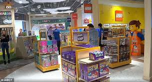 Toys R Us Will Return With First New Retail Store In New