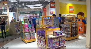 Toys R Us Will Return With First New Retail Store In New
