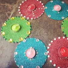 I tried to create a dynamic decorator for every single day of a month and remove. Recycled Old Cds Into Decoratives For Diwali Diwali Craft Diy Diwali Decorations Indian Crafts