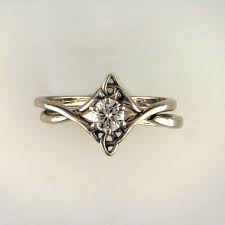 Interlocking Wedding Set With Diamond Celtic Wedding Ring Sets Celtic Wedding Rings Wedding Ring Sets