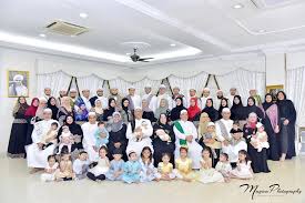 Blok pembangkang, ngo jangan politikkan isu kaum & agama: Family Portrait Datuk Seri Syed Ali Magica Photography Facebook