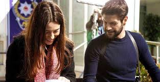 Acil aş aranıyor dizisinin yakışıklısı serhat teoman ve leyla feray, geçtiğimiz akşam karaköy'de görüntülendi. Serhat Teoman Ve Leyla Feray In Romantik Gunu Magazinn Com