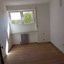 Exklusiv sanierte 2 zimmer wohnung mit balkon in bamberg + pool und sauna im haus + tiefgarage anmietbar mit aussicht über den dächern bambergs: 3 Zimmer Wohnung Zu Vermieten Eichendorffstrasse 6 96050 Bamberg Ost Mapio Net