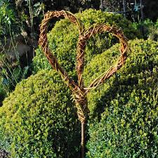 Weidendeko Welche Weide Ist Geeignet Mit Bildern Garten Deko Garten Gartendekoration