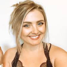 Amanda Terrell's Instagram, Twitter & Facebook