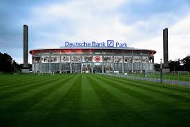 Damit baut die eintracht auf viel erfahrung und neue ansätze in der stadiongastronomie, die ab sommer 2020 von frankfurtern für frankfurter und alle gäste des stadions phasenweise implementiert wird. Journal Frankfurt Nachrichten Commerzbank Arena Heisst Bald Deutsche Bank Park Stadion Eintracht Frankfurt