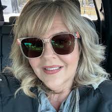 What are some safe places for a woman in need in Huntsville, Alabama?