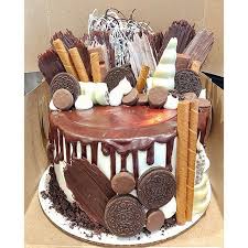 Use ¼ of the icing to stack. Christina Vene Twitterren Completely Customizable Explosion Cakes Oreo Explosion With Oreo Cake Cookies And Cream Filling Vanilla Buttercream Chocolate Drip And Every Single Oreo Treat We Could Find Cake Cakes Cakecakecake