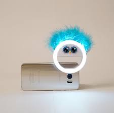 Lookatmommy Smart Phone Toy Attachment Helps Get Perfect Pictures Of Your Kids