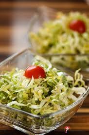 Klassischer Endiviensalat Mit Saure Sahne Vinaigrette Und Leichter Knoblauchnote Madam Rote Rube Die Landkuche Rezept Endiviensalat Leckere Salate Endivien Rezepte