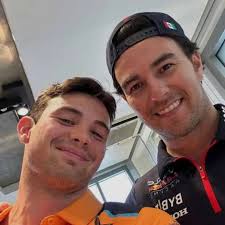 Wey, me mama la F1 agregó una foto nueva.