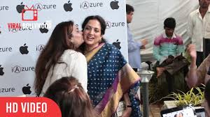 In the image, uddhav can be seen shaking hands with his wife. Uddhav Thackeray Wife S Rashmi Thackeray At Azure Apple Store Launch Viralbollywood Youtube