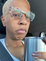 I'm not a picky coffee drinker hell I'll sacrifice without cream and sugar  I'll drink that stuff black🤣🤣 as long it's dose it's job. I'm good 😁☕  cheers everyone hope you all