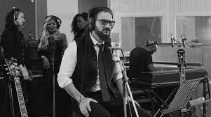 Guatemalan singer/songwriter and multiple award winner ricardo arjona has released 13 studio albums, including 2007's adentro, which earned a grammy award for best latin pop album and a latin grammy for best male pop vocal album. Ricardo Arjona El Amor Que Me Tenia Video 2020 Imdb