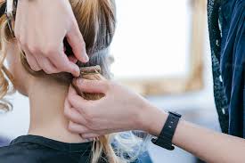 Wer nicht die nötige haarmenge besitzt, kann natürlich nachhelfen, zum beispiel mit extensions von balmain. Extensions Fur Die Brautfrisur