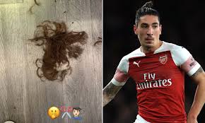 I'm elliot, welcome to my youtube channel. Hector Bellerin Hints That He S Had Trademark Top Knot Chopped Off As Arsenal Defender Makes Change Daily Mail Online