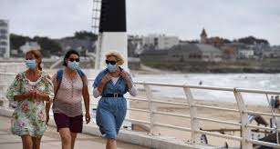L'obligation du port du masque en extérieur est ainsi levée sauf quand on se regroupe, qu'on se trouve dans le port du masque est obligatoire dans les aéroports en france et à bord des avions. France Le Masque Obligatoire En Exterieur Ca Se Precise Le Quotidien