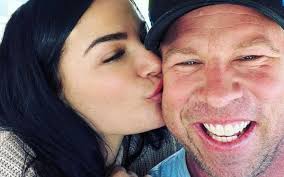 Farmer Wants a Wife star Claire Saunders tells of 'new girlfriends' in  glimpse into life with Andrew after show finale