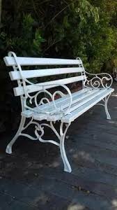 Resultado De Imagem Para Bancos Brancos De Madeira E Ferro Jardim Bancada Branca De Madeira Bancos De Jardim