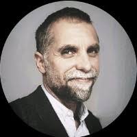 90+ perfiles de «Hoyos»