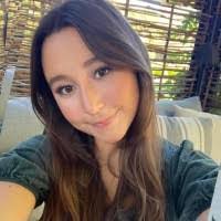 Meredith Bunch's Instagram, Twitter & Facebook