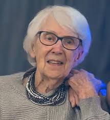 Mme Madeleine Garneau