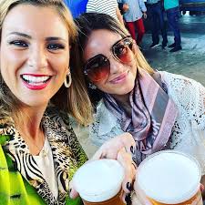 María Jesús Ruiz disfruta de la victoria de la Ponferradina antes de  celebrar la nueva colección de Julio Lama