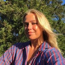 Naturist sökes** Till ett inslag i Sveriges Radio söker vi en naturist som  vill berätta om vad som är så fantastiskt med nakenbad