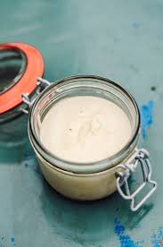 Nothing Beats The Basics Einfache Vegane Cashew Aioli Justine Kept Calm Went Vegan Rezept Knoblauchsauce Knoblauchcreme Vollwerternahrung Rezepte